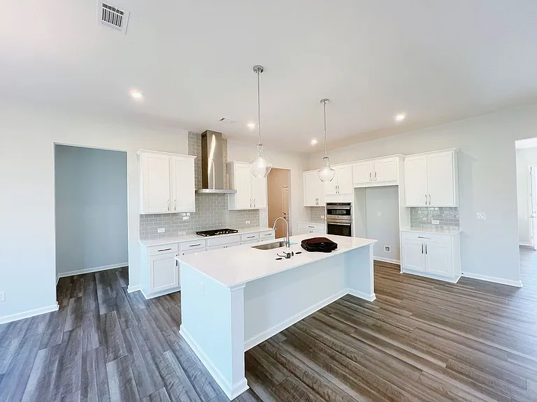 2475 Whistler Way NE — Photo 5