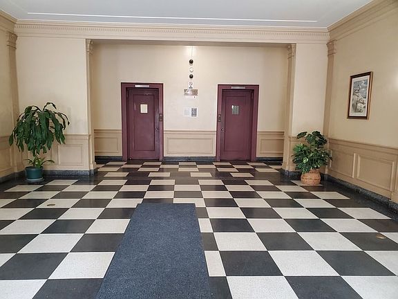 2nd image of 41-43 39th Pl #2A1