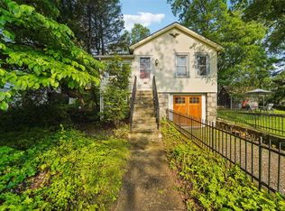 15 Pine St, Lake Peekskill, NY 10537