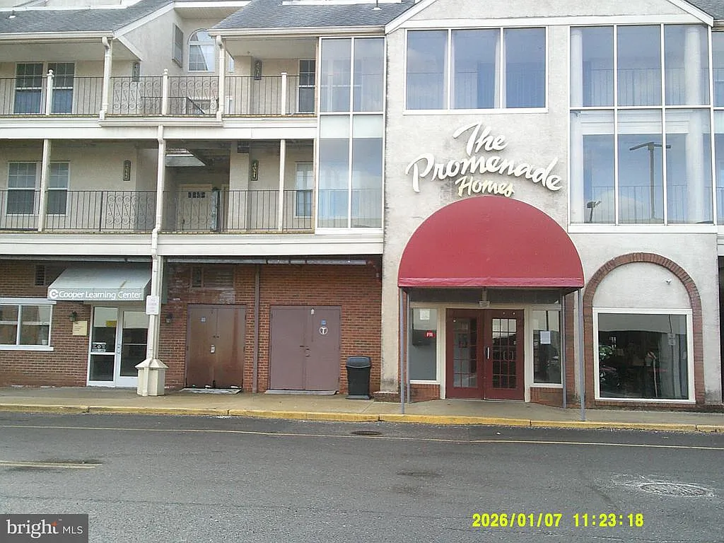 2 bed, 2.0 bath, 1310 sqft, $2,200 — Photo 2