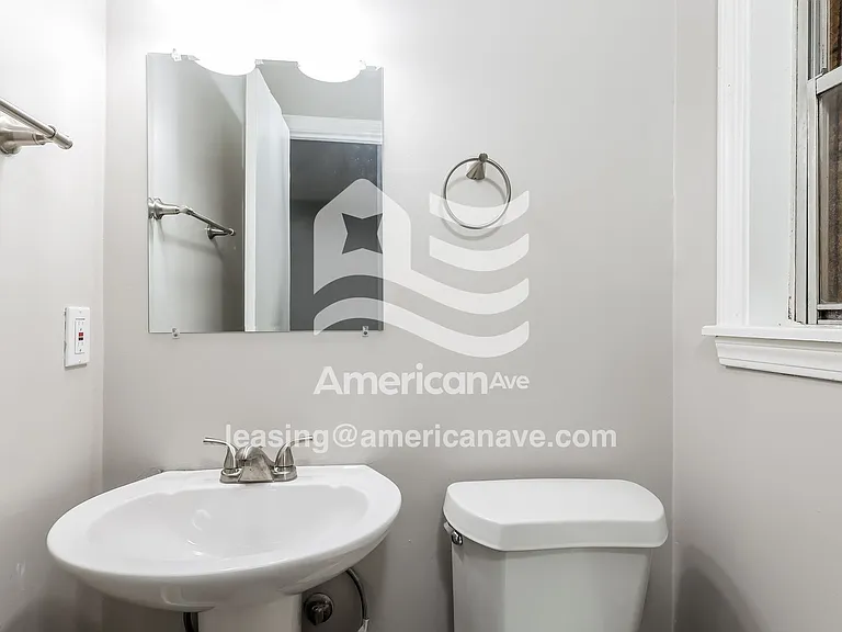 1999344_013_bathroom_13875805.jpg
