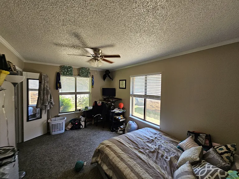 6104 Elmwood Ave — Photo 9