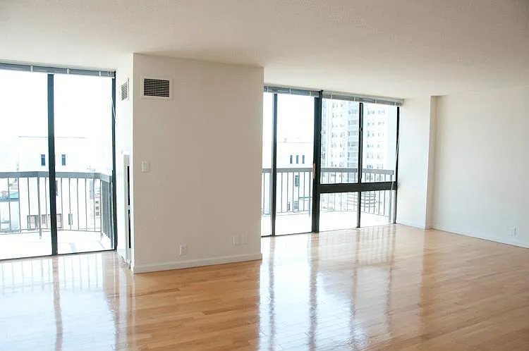 425 56th St #6L — Photo 6