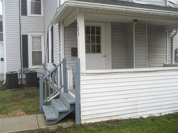 Front entry 001