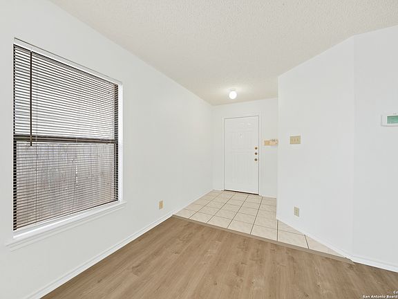 5th image of 8910 BEAUDINE AVE