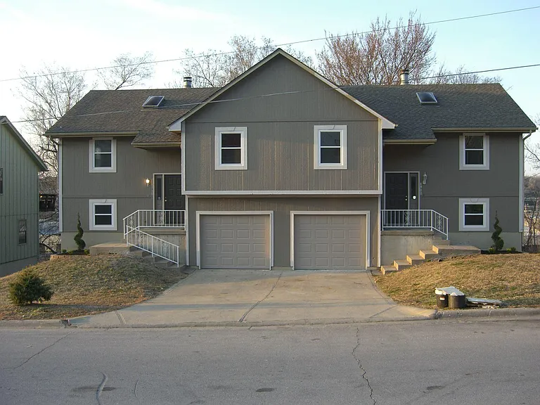 1908 W Barber Ave — Photo 3