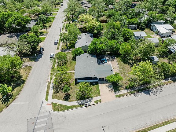 3rd image of 7706 Delafield Ln