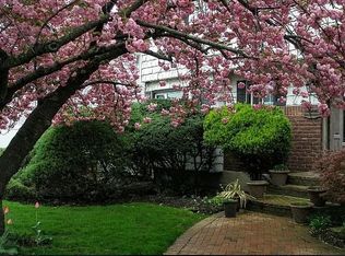 605 Park Ln, Cedarhurst, NY 11516