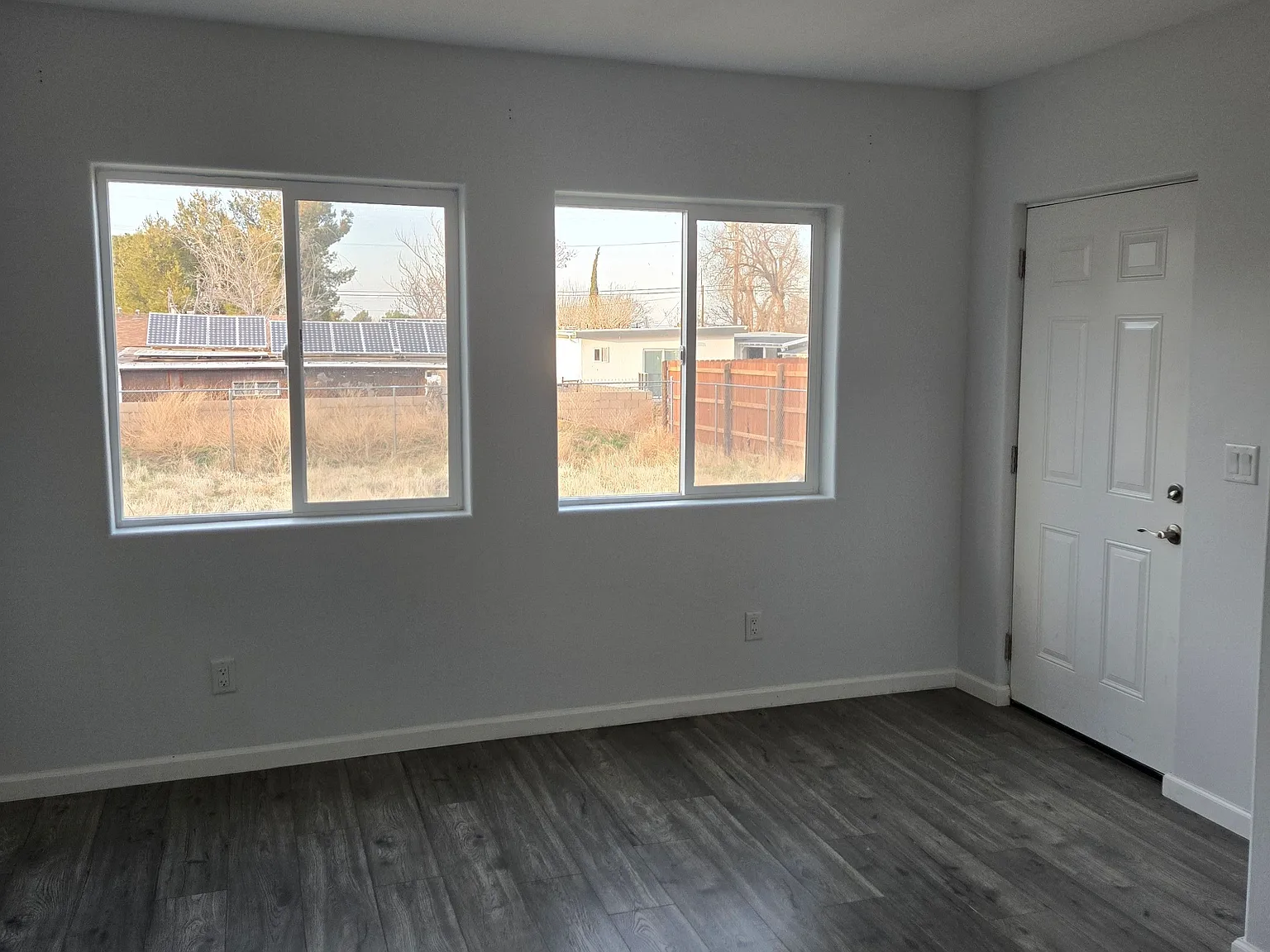 3 bed, 2.0 bath, 1172 sqft, $2,700 — Photo 2