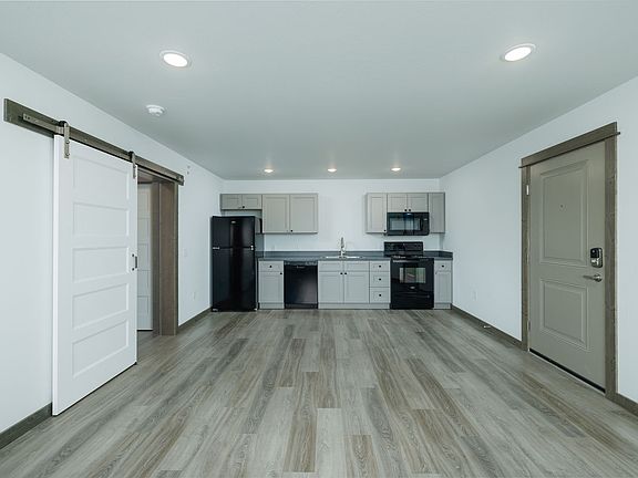 2nd image of 1907 Golden West Dr #202