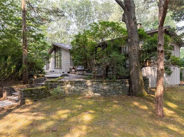 165 Kent Dr, East Greenwich, RI 02818