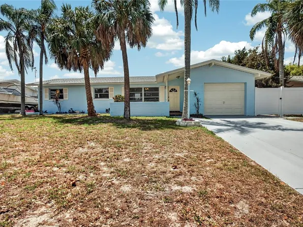 13746 Martinique Dr, Seminole, FL 33776