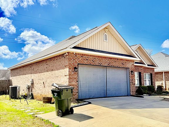 2nd image of 614 Post Oak Way