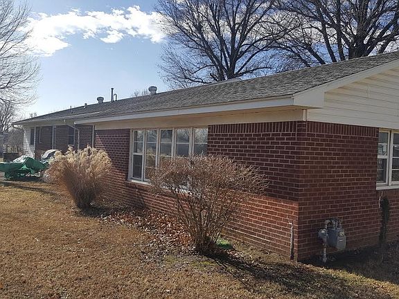 4th image of 720 S Park Dr