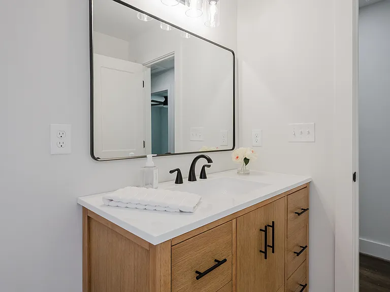 2260 Pine Ln — Photo 30