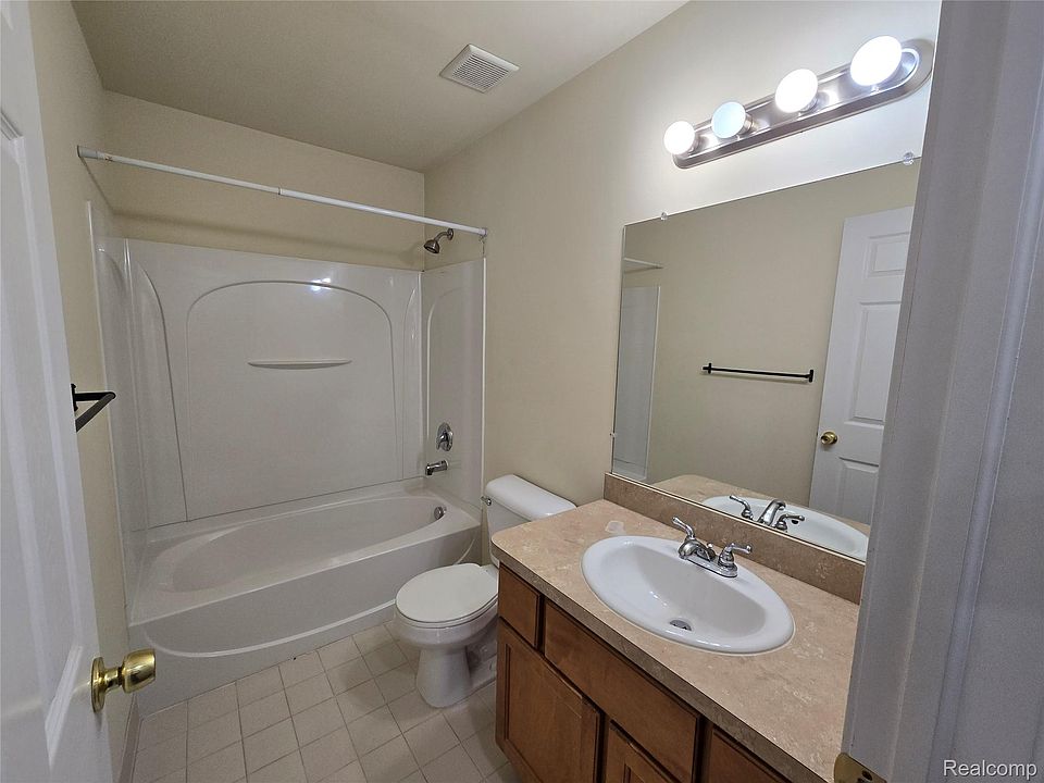 27248 Hidden Oaks Dr, photo 8