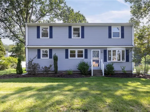 3 Inkberry Trl, Narragansett, RI 02882