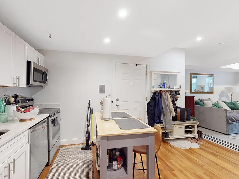 289 Beacon St #BF — Photo 8