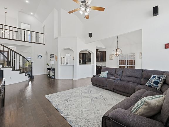 5th image of 461 Highbridge Ln
