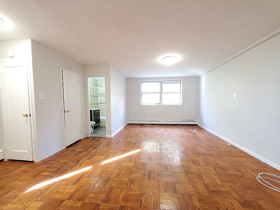 2nd image of 2465 John Fitzgerald Kennedy Blvd #68E