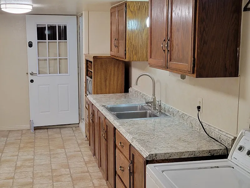 Duplicate of 2 bedroom 1 bath utilities included — Photo 3