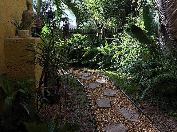 Pathway to front yard