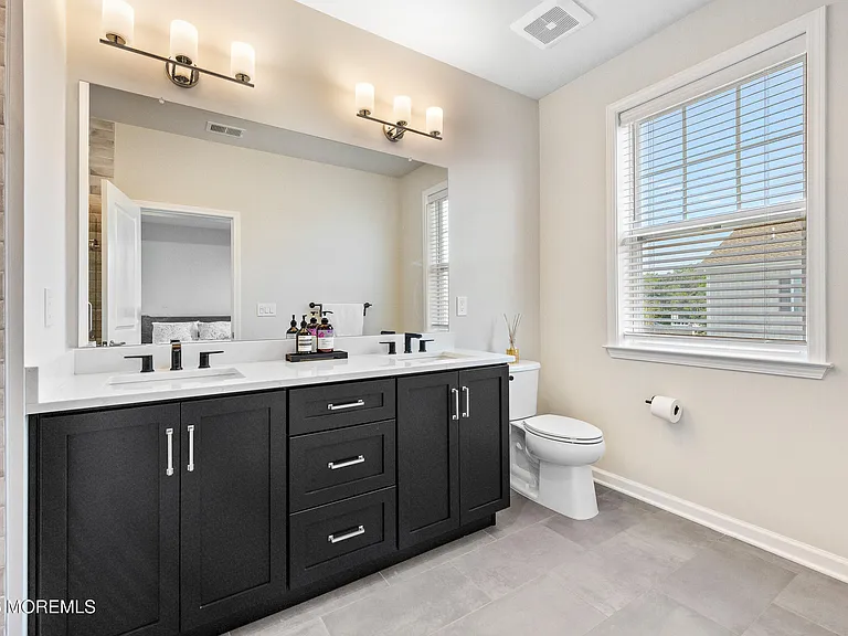 15 Laird Way — Photo 35