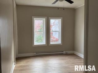 500 S Douglas Ave #D, Springfield, IL 62704