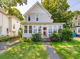 32 Glen St, Holyoke, MA 01040