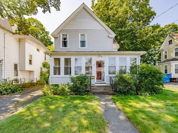32 Glen St, Holyoke, MA 01040
