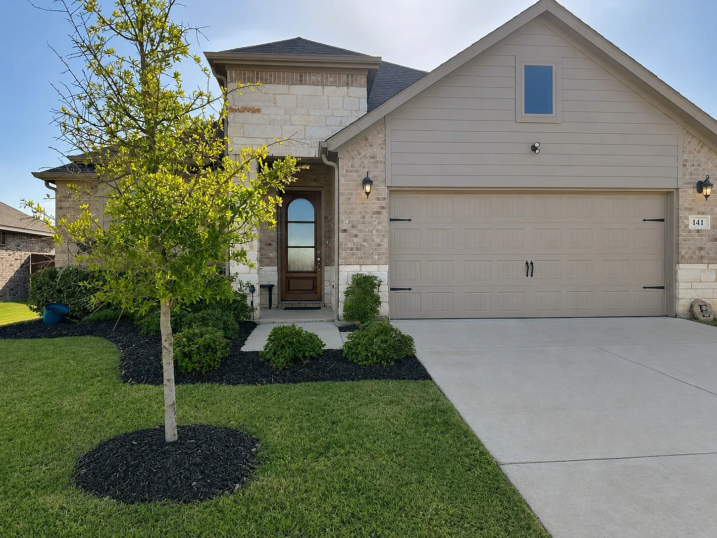 4 bed, 1818 sqft, $2,650 — Photo 1