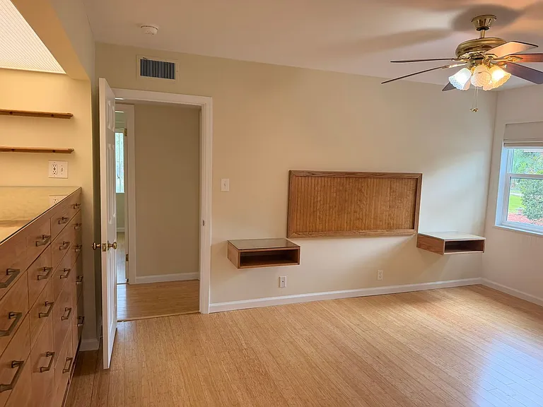 215 Woodlawn Dr — Photo 10