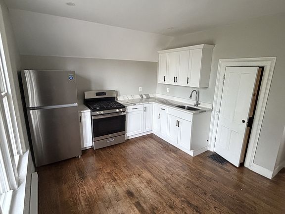 2nd image of 84 Munson St #2
