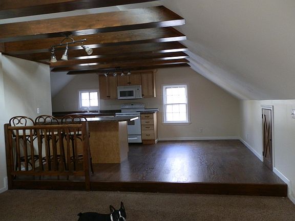 5th image of 81 Bay St #1