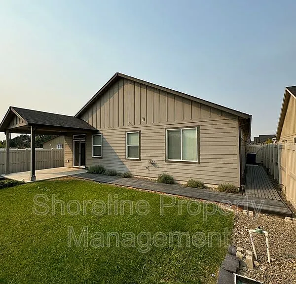 511 Diamond Lake St — Photo 28