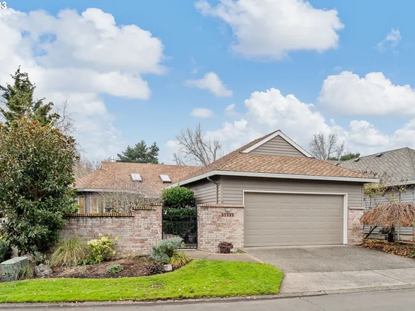 32335 SW Lake Dr, Wilsonville, OR 97070