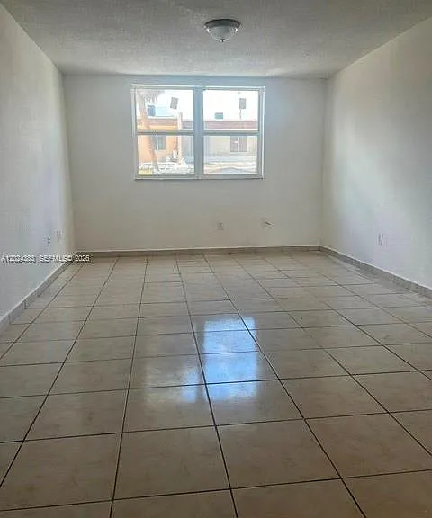 666 W 81st St #103 — Photo 3
