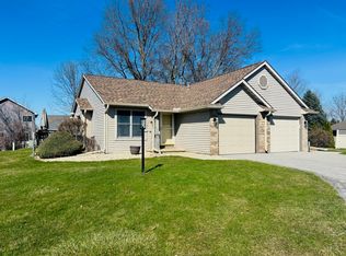 3612 Creekside Dr, Valparaiso, IN 46383