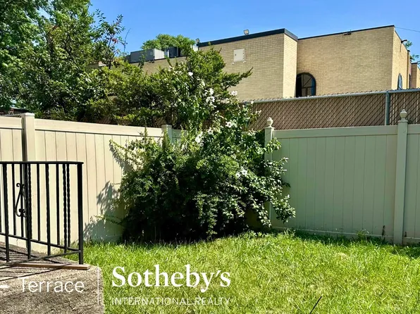 76-47 Vleigh Place image 2 of 7