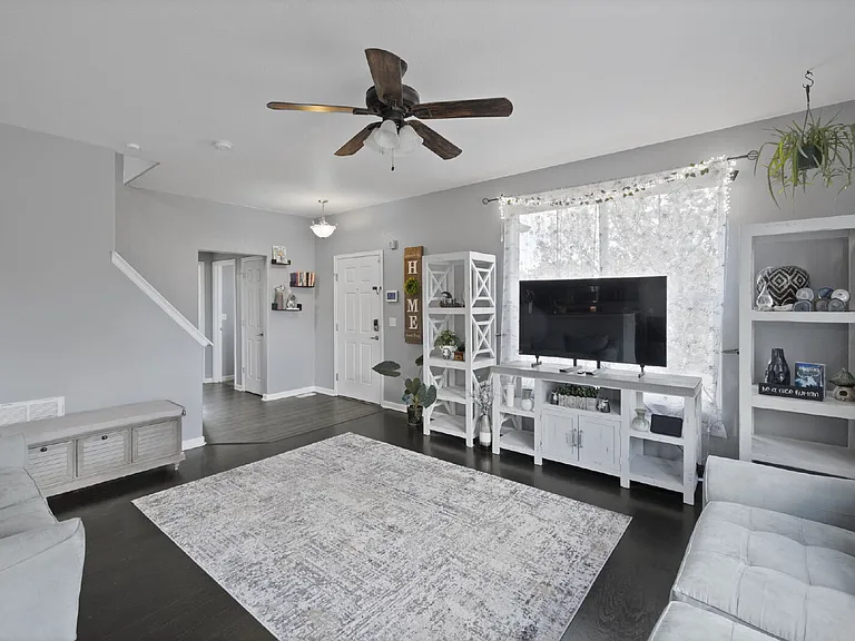 7555 Gallard Hts — Photo 7