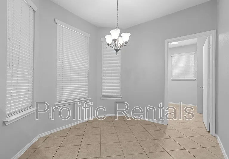 5904 Chuckwagon Cir — Photo 14