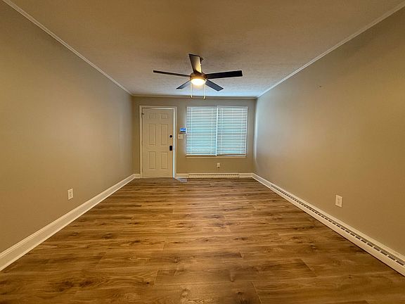 5th image of 515 Burlington St