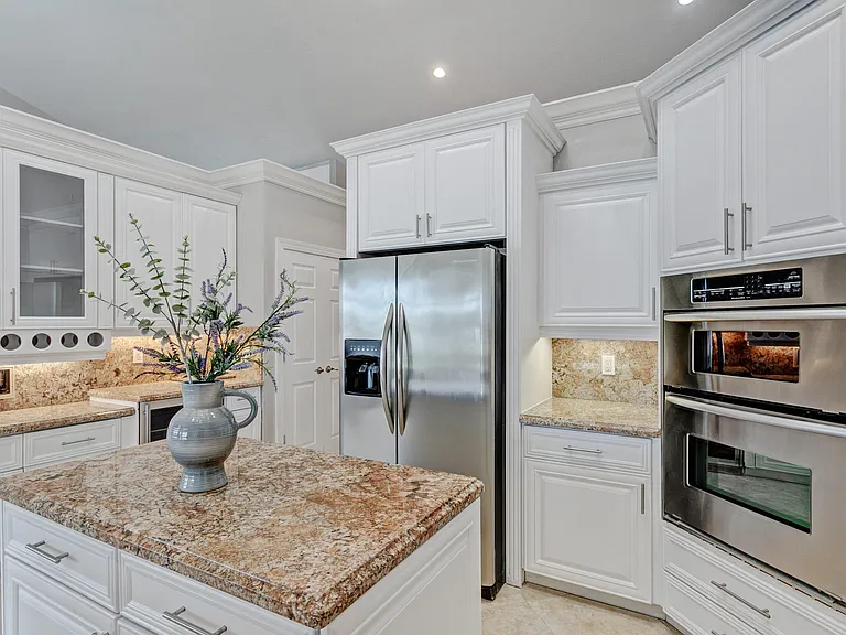 139 Brookhaven Ct — Photo 2