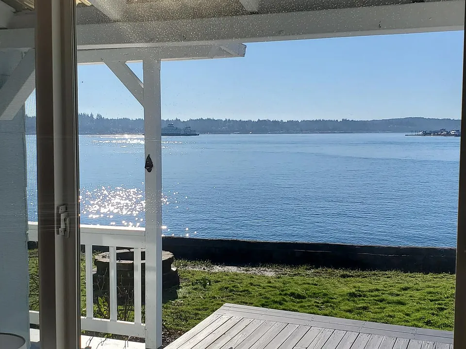 327 Shore Dr