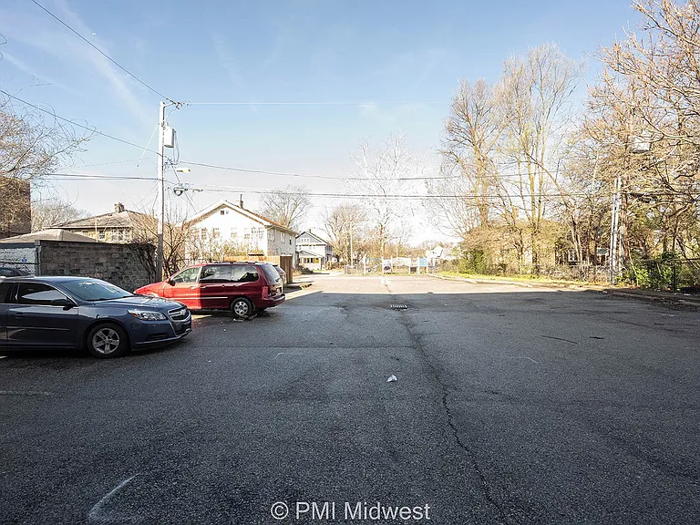 3736 N Meridian St — Photo 49
