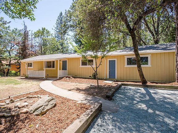 2nd image of 165 Pine Wood Way