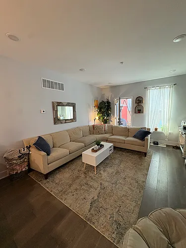 402 W Berks St #1 Photo 1