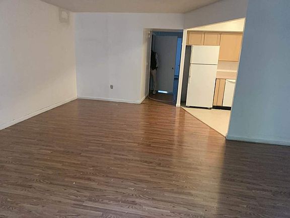 4th image of 134 W 117th St #23