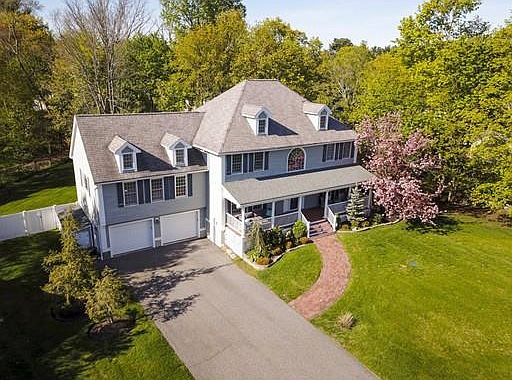 1st image of 5 Green Meadow Dr