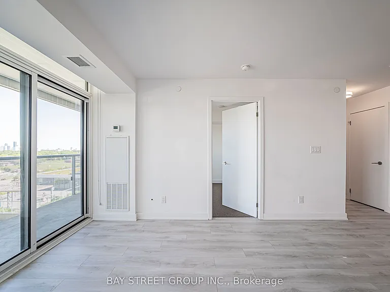 160 Flemington Rd #1020 — Photo 32